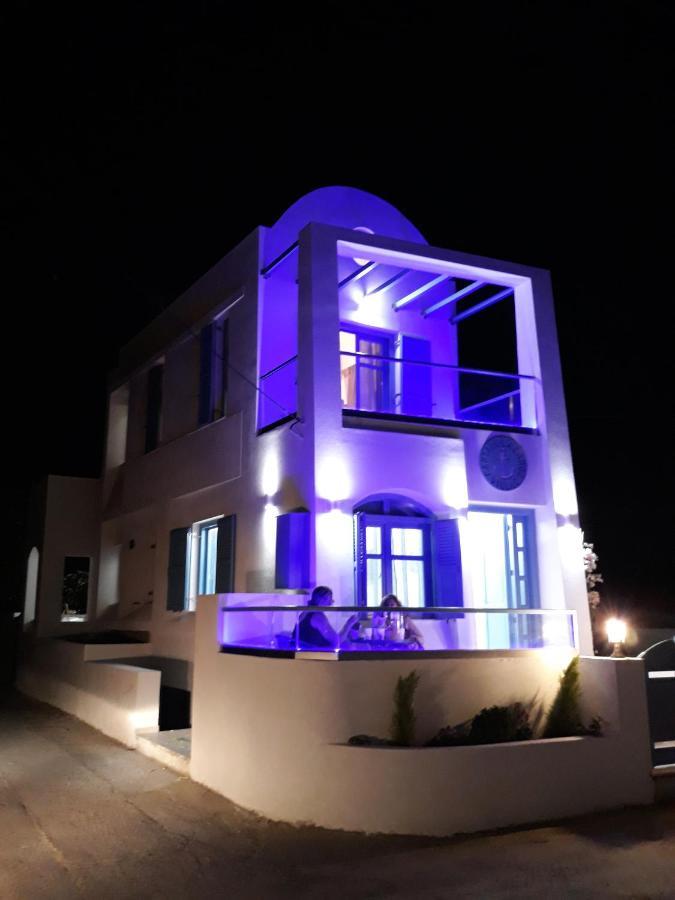 Located By The Sea One Beachfront Private Captain Lazaros Pool Villa With Loft In 750Sqm Spacious Private Plot-Jacuzzi-Sunrelax-Furnished Terace-Gazebo-Private Parking,Sleep 3 Adults And 2 Children, Just Steps From The Black Beach-Seaview Perissa (Santorini) Exterior foto