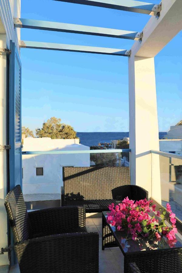 Located By The Sea One Beachfront Private Captain Lazaros Pool Villa With Loft In 750Sqm Spacious Private Plot-Jacuzzi-Sunrelax-Furnished Terace-Gazebo-Private Parking,Sleep 3 Adults And 2 Children, Just Steps From The Black Beach-Seaview Perissa (Santorini) Exterior foto