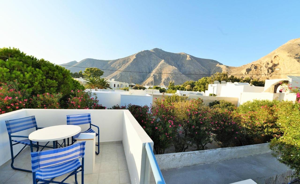 Located By The Sea One Beachfront Private Captain Lazaros Pool Villa With Loft In 750Sqm Spacious Private Plot-Jacuzzi-Sunrelax-Furnished Terace-Gazebo-Private Parking,Sleep 3 Adults And 2 Children, Just Steps From The Black Beach-Seaview Perissa (Santorini) Exterior foto