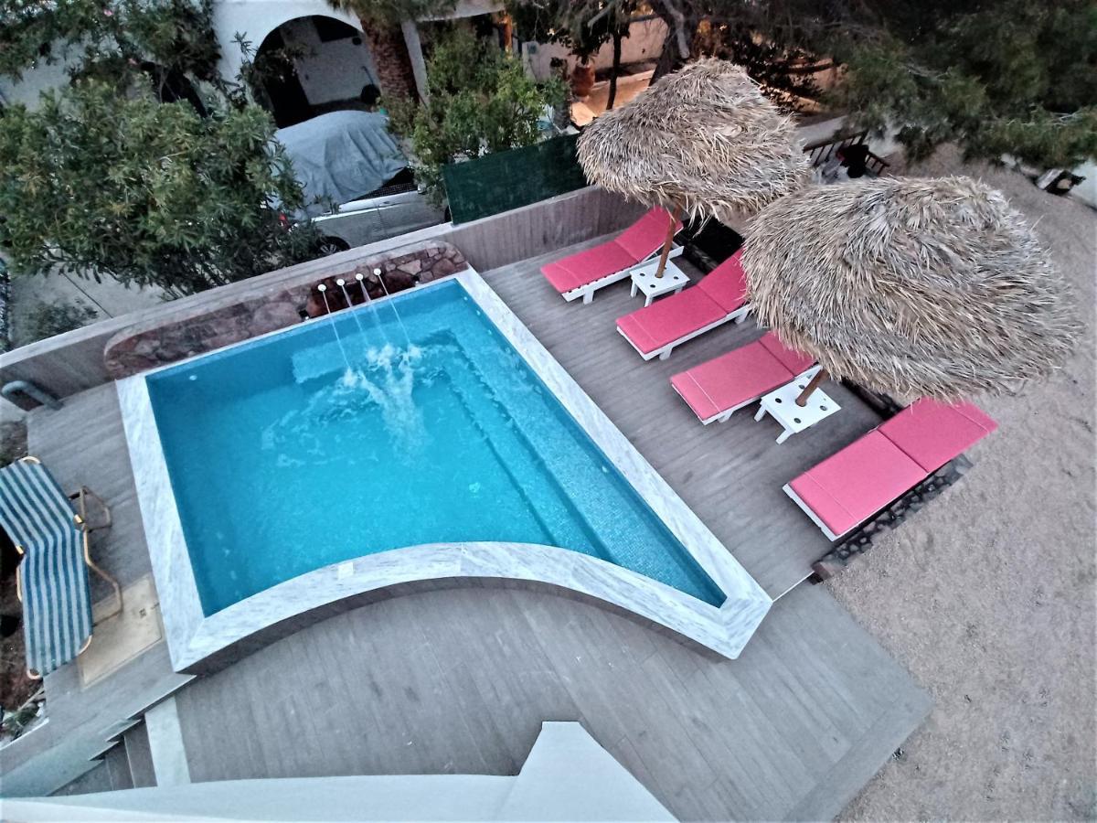 Located By The Sea One Beachfront Private Captain Lazaros Pool Villa With Loft In 750Sqm Spacious Private Plot-Jacuzzi-Sunrelax-Furnished Terace-Gazebo-Private Parking,Sleep 3 Adults And 2 Children, Just Steps From The Black Beach-Seaview Perissa (Santorini) Exterior foto