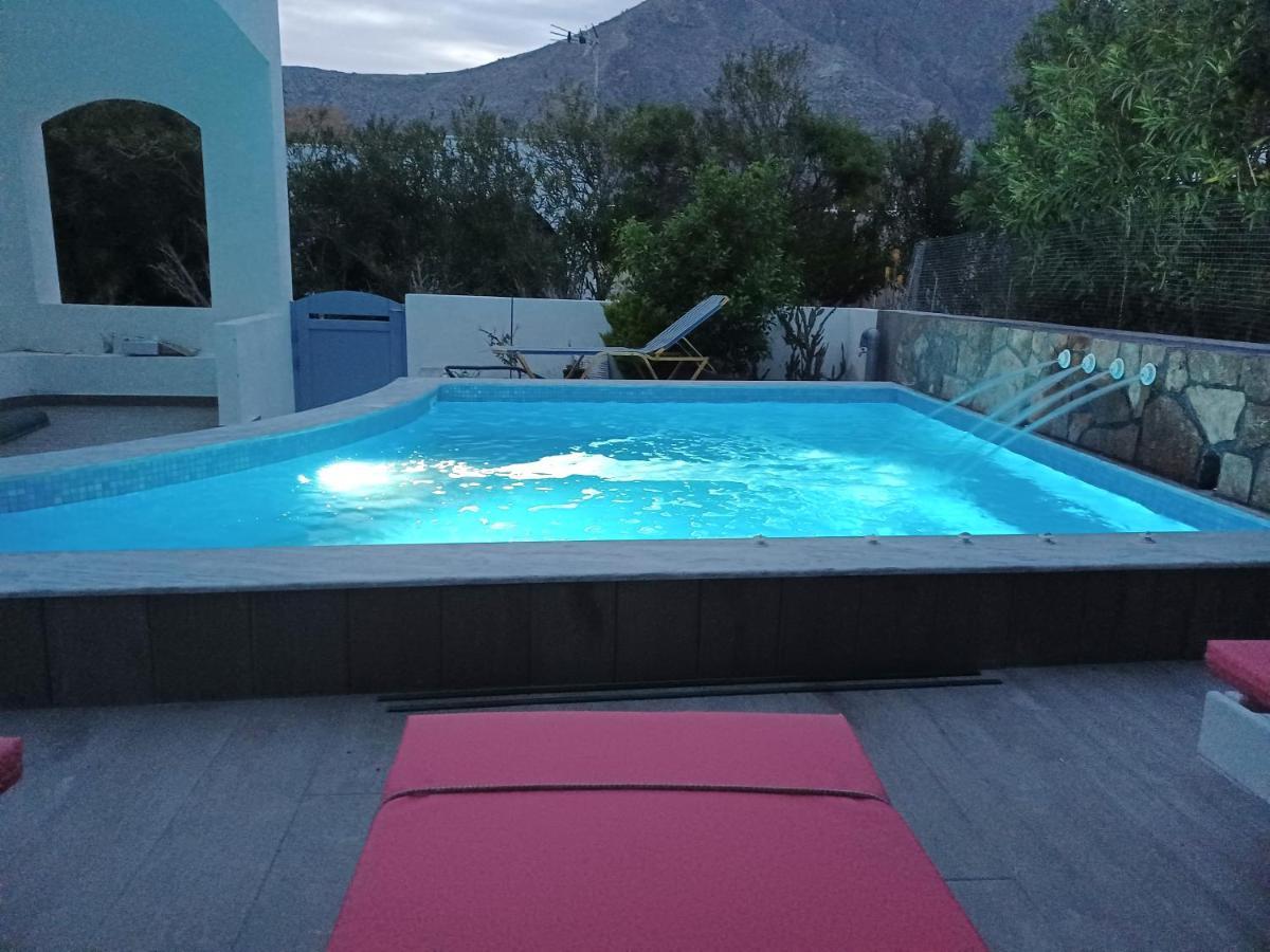 Located By The Sea One Beachfront Private Captain Lazaros Pool Villa With Loft In 750Sqm Spacious Private Plot-Jacuzzi-Sunrelax-Furnished Terace-Gazebo-Private Parking,Sleep 3 Adults And 2 Children, Just Steps From The Black Beach-Seaview Perissa (Santorini) Exterior foto