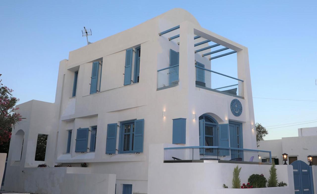 Located By The Sea One Beachfront Private Captain Lazaros Pool Villa With Loft In 750Sqm Spacious Private Plot-Jacuzzi-Sunrelax-Furnished Terace-Gazebo-Private Parking,Sleep 3 Adults And 2 Children, Just Steps From The Black Beach-Seaview Perissa (Santorini) Exterior foto