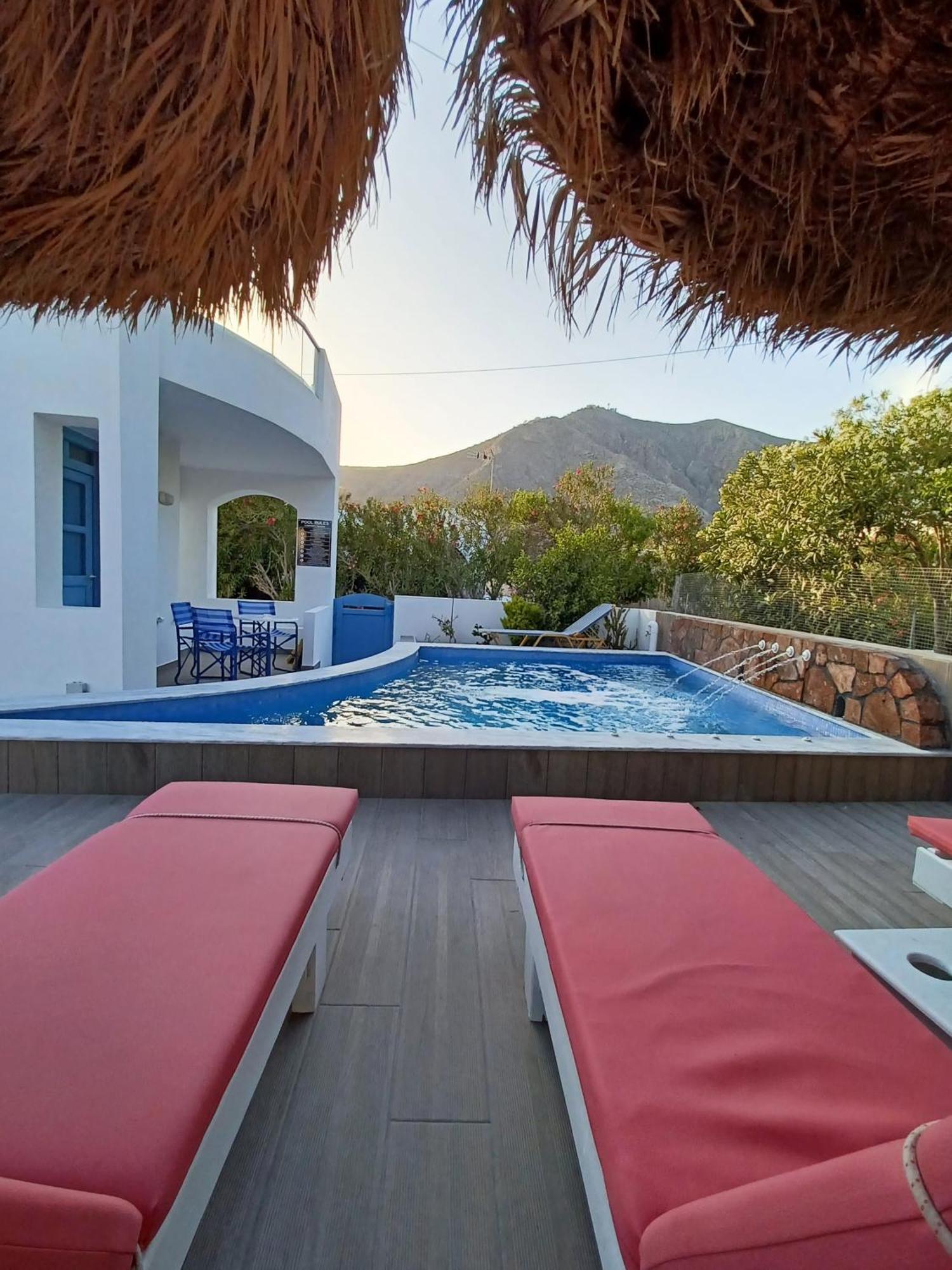 Located By The Sea One Beachfront Private Captain Lazaros Pool Villa With Loft In 750Sqm Spacious Private Plot-Jacuzzi-Sunrelax-Furnished Terace-Gazebo-Private Parking,Sleep 3 Adults And 2 Children, Just Steps From The Black Beach-Seaview Perissa (Santorini) Exterior foto