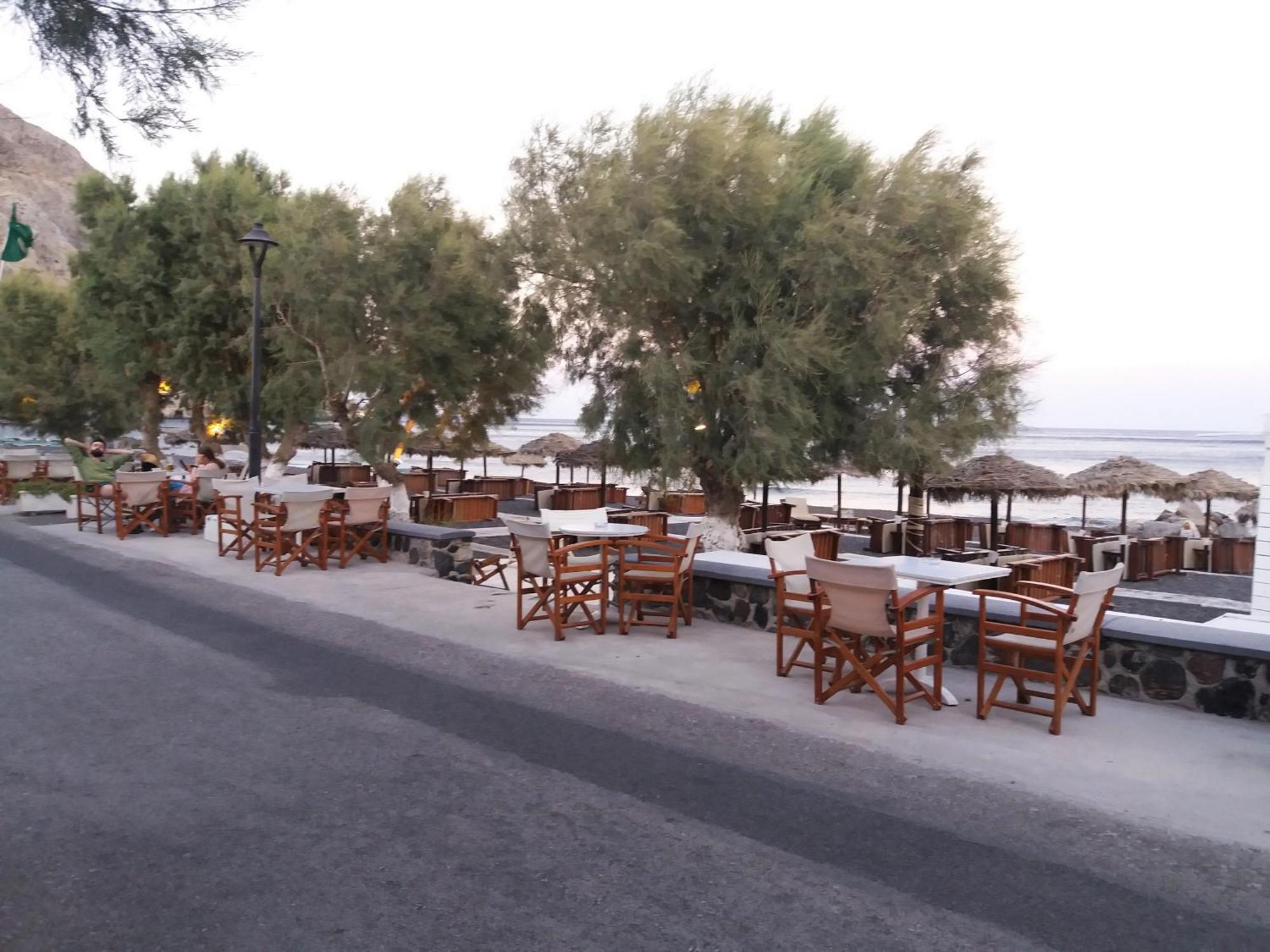 Located By The Sea One Beachfront Private Captain Lazaros Pool Villa With Loft In 750Sqm Spacious Private Plot-Jacuzzi-Sunrelax-Furnished Terace-Gazebo-Private Parking,Sleep 3 Adults And 2 Children, Just Steps From The Black Beach-Seaview Perissa (Santorini) Exterior foto
