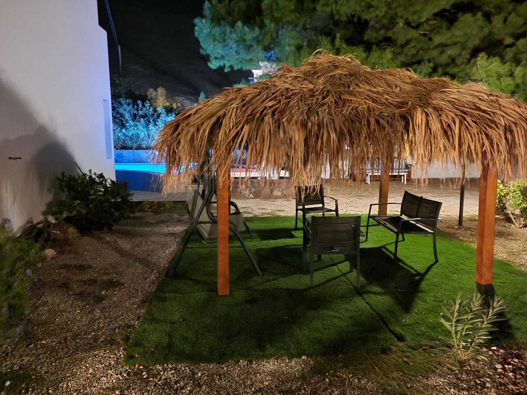 Located By The Sea One Beachfront Private Captain Lazaros Pool Villa With Loft In 750Sqm Spacious Private Plot-Jacuzzi-Sunrelax-Furnished Terace-Gazebo-Private Parking,Sleep 3 Adults And 2 Children, Just Steps From The Black Beach-Seaview Perissa (Santorini) Exterior foto
